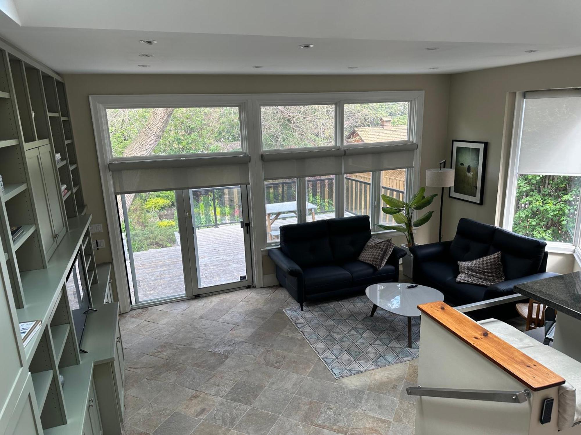 Double Bedroom On Up Or 3 Bedrooms In Basement Near Eglinton Subway Station Toronto Exterior photo